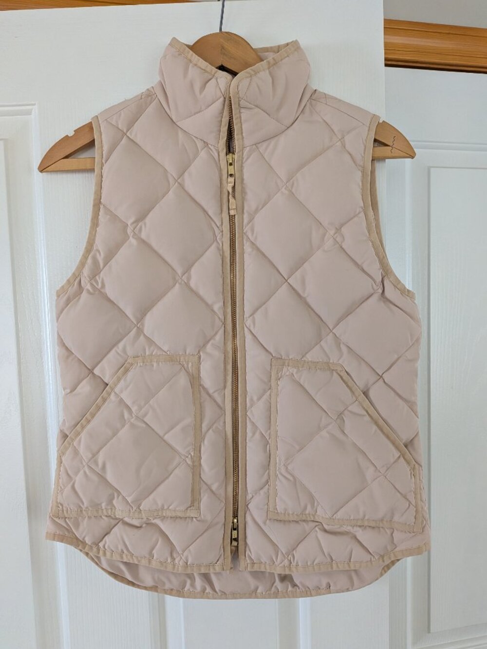 Tan Quilted J. Crew Vest with Gold Details - Size XS